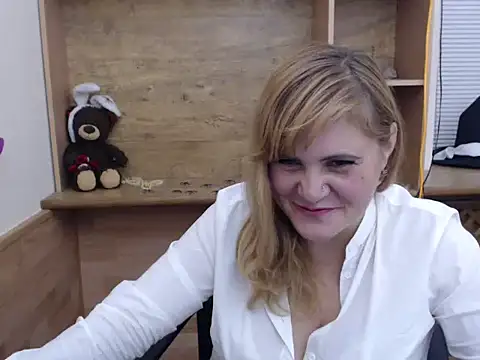 DaniellaKiss online show from October 2025 08:09:02 PM