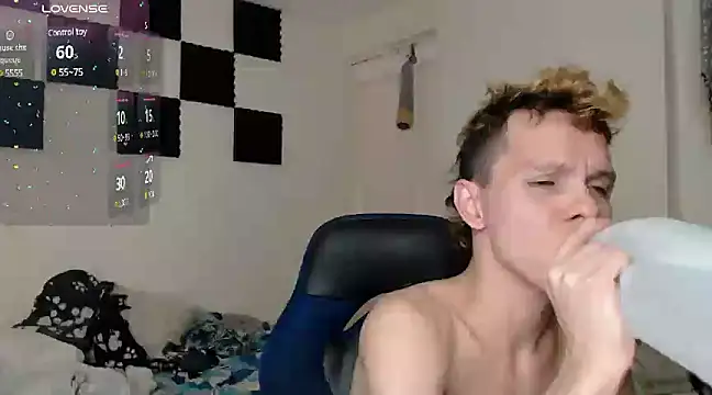 bryamado69 online show from January 2025 10:37:02 AM