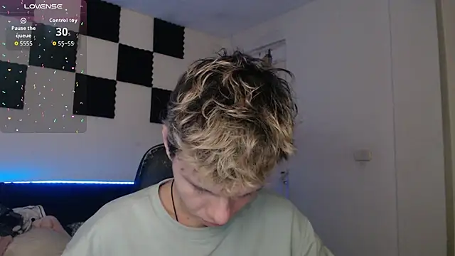 Snapshot of bryamado69 chatting on October 2025 03:18:02 AM bryamado69 online show from October 2025 03:18:02 AM