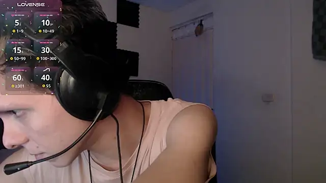 Snapshot of bryamado69 chatting on October 2025 01:28:01 AM bryamado69 online show from October 2025 01:28:01 AM