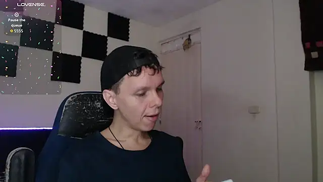 Snapshot of bryamado69 chatting on November 2025 05:17:01 AM bryamado69 online show from November 2025 05:17:01 AM