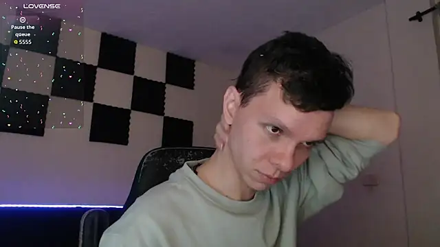 Snapshot of bryamado69 chatting on November 2025 06:30:01 AM bryamado69 online show from November 2025 06:30:01 AM