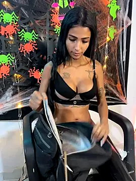Antonellasmith00 online show from October 2025 01:00:02 PM
