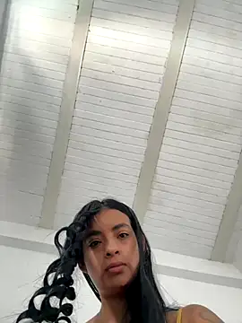 Laura fernandezII online show from October 2025 04:51:02 PM