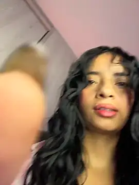 Laura fernandezII online show from December 2025 03:09:02 PM