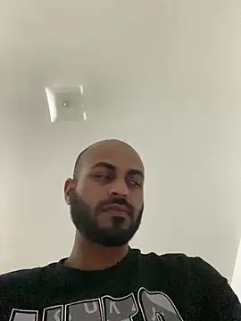 Snapshot of islandvybee55 chatting on December 2024 01:34:02 AM islandvybee55 online show from December 2024 01:34:02 AM