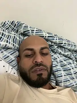 Snapshot of islandvybee55 chatting on February 2025 06:44:01 AM islandvybee55 online show from February 2025 06:44:01 AM