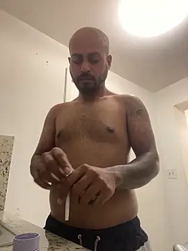 islandvybee55 online show from March 2026 10:48:01 AM