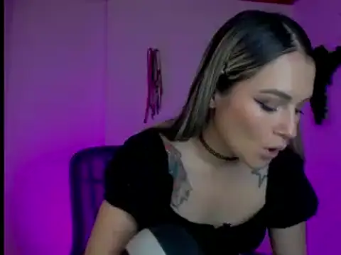 kim jeins11 online show from December 2024 12:33:01 AM