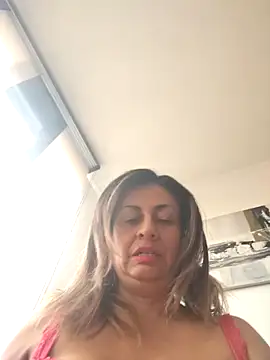 Latiinvenushot online show from November 2025 03:12:01 PM