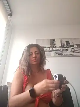 Latiinvenushot online show from January 2026 02:10:01 PM