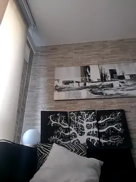 Latiinvenushot online show from April 2026 02:34:01 PM