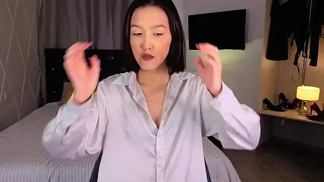 CarrieAmber online show from November 2025 03:11:01 PM