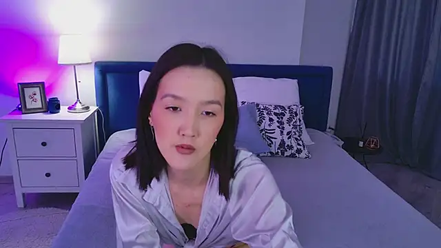 CarrieAmber online show from April 2026 02:33:01 PM