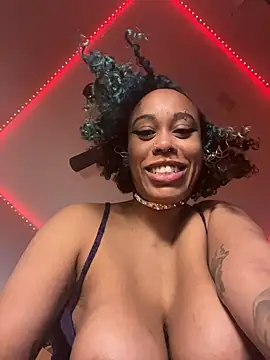 loveluna8 online show from November 2025 11:48:01 PM