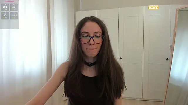 snowiie online show from October 2025 11:53:02 AM