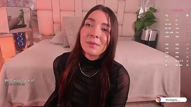 lexiee grey  online show from January 2025 06:18:01 PM