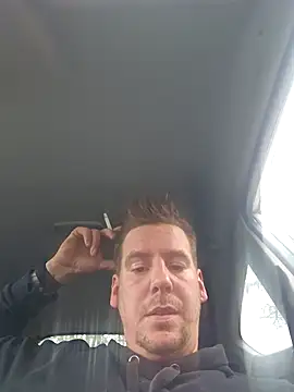 Titanhoott online show from November 2025 10:14:01 AM