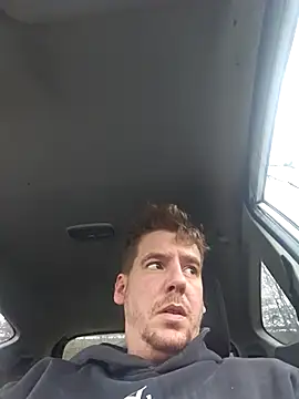 Titanhoott online show from November 2025 09:09:02 AM