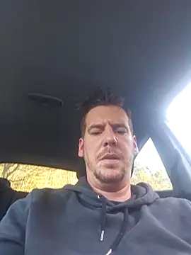 Titanhoott online show from February 2026 01:33:02 PM