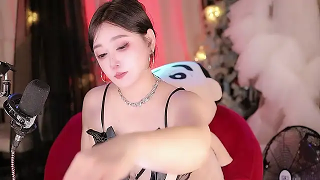 Snapshot of Missy_Nana21 chatting on June 2026 04:00:02 PM Missy Nana21 online show from June 2026 04:00:02 PM