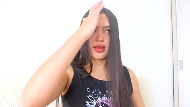 Sweet-Sophiee online show from November 2025 06:56:02 PM