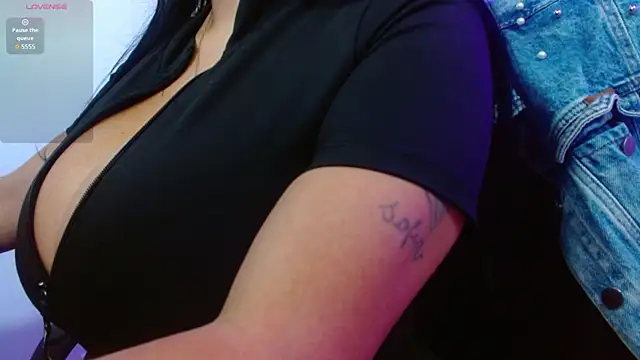 violletha online show from April 2026 12:22:02 PM