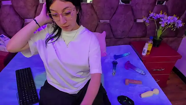 Katty Queen online show from November 2025 12:40:01 PM