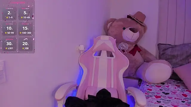 Emilyymilleer  online show from March 2025 04:46:01 PM