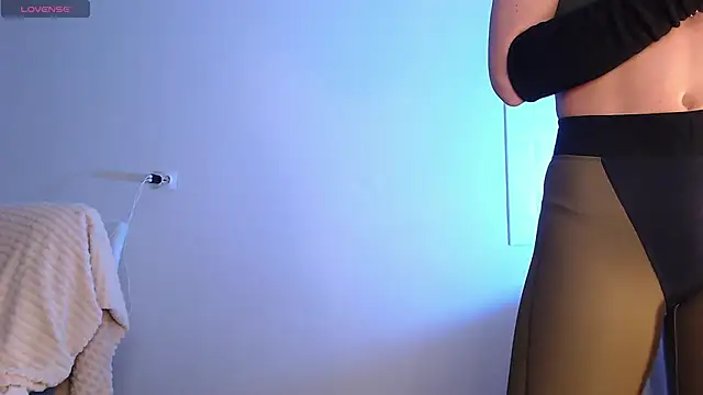 Eva Hailey  online show from November 2025 05:29:01 AM