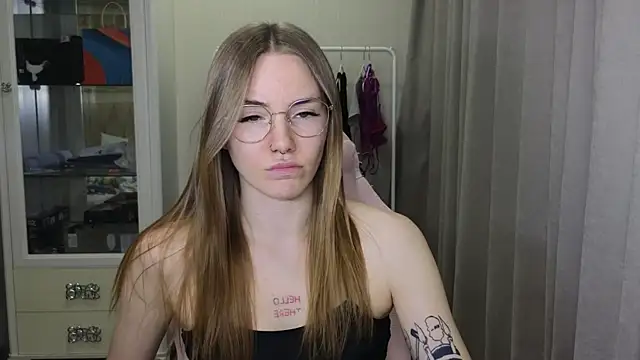 littlevildevil online show from January 2025 02:13:01 PM