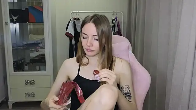 littlevildevil online show from January 2025 11:17:01 AM