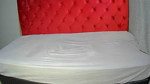 teressax online show from February 2025 01:39:01 PM