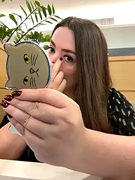 Snapshot of Sophie_Eaton chatting on November 2025 07:49:02 PM Sophie Eaton online show from November 2025 07:49:02 PM