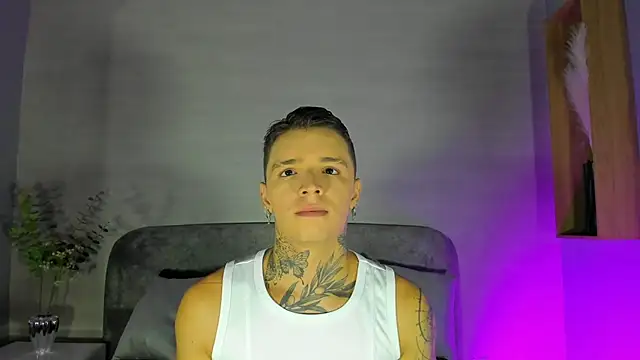 Snapshot of Ian_Castillo_ chatting on June 2026 11:09:02 AM Ian Castillo online show from June 2026 11:09:02 AM