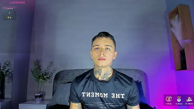 Snapshot of Ian_Castillo_ chatting on June 2026 11:20:01 AM Ian Castillo online show from June 2026 11:20:01 AM