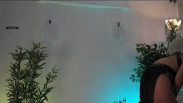 aisha bx online show from October 2025 01:01:01 PM