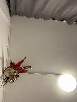 wolfwhite95 online show from October 2025 04:35:01 PM