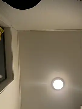 wolfwhite95 online show from March 2026 10:13:01 PM