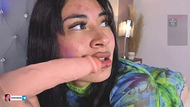 aprildreams19 online show from October 2025 01:01:02 PM