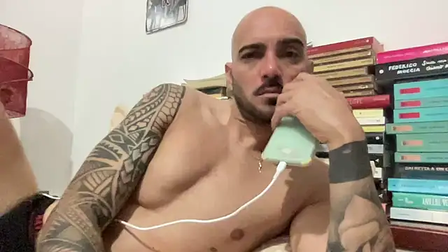 alessandromori91 online show from June 2026 10:13:02 PM