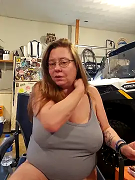 MsShelby40 online show from November 2025 05:44:01 PM