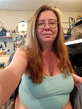 MsShelby40 online show from April 2026 05:56:01 PM