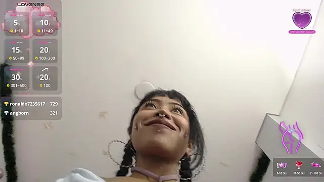 Snapshot of Violetta_Suky chatting on January 2025 04:33:01 PM Violetta Suky online show from January 2025 04:33:01 PM