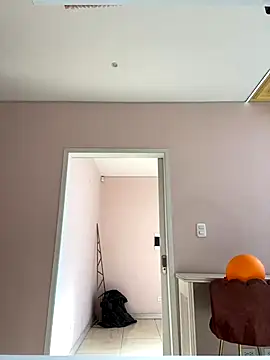 Snapshot of Violetta_Suky chatting on October 2025 12:56:01 PM Violetta Suky online show from October 2025 12:56:01 PM