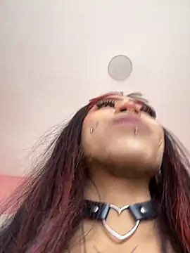 Snapshot of Violetta_Suky chatting on November 2025 01:13:01 PM Violetta Suky online show from November 2025 01:13:01 PM