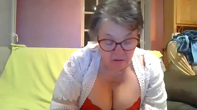 Vandeae44 online show from March 2026 09:07:01 PM