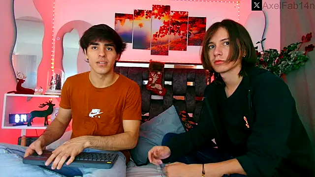 Snapshot of Alex_and_Fabian chatting on December 2024 06:20:01 PM Alex and Fabian online show from December 2024 06:20:01 PM