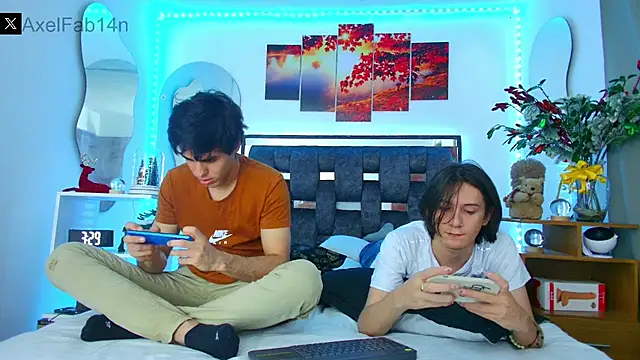 Snapshot of Alex_and_Fabian chatting on January 2025 09:51:02 PM Alex and Fabian online show from January 2025 09:51:02 PM