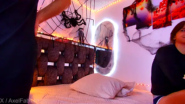 Alex and Fabian online show from October 2025 08:53:02 PM